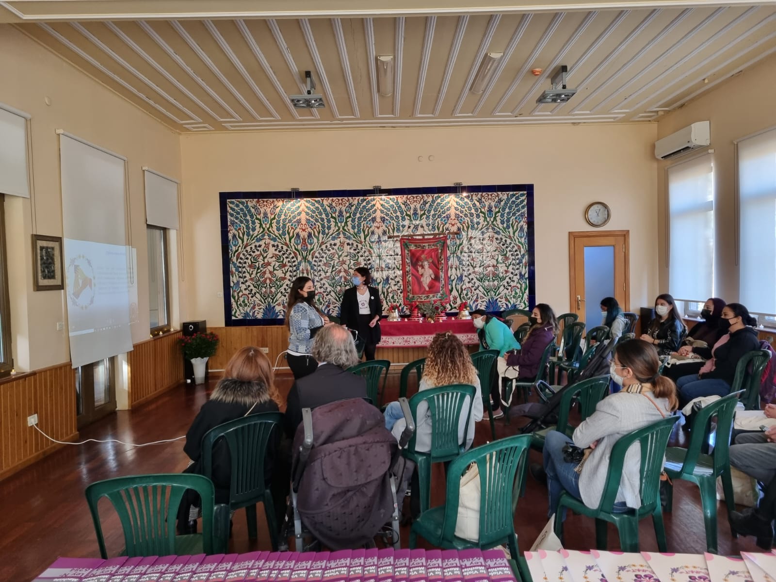 Consulado de Colombia en Ankara conmemora el primer aniversario de la Organización no formal Red de Mujeres en Turquía - REDMUTUA