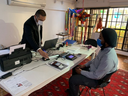 En imágenes jornada de Consulado Móvil en Teherán donde se realizaron registros civiles, cédulas de ciudadanía, tarjetas de identidad y pasaportes, entre otros